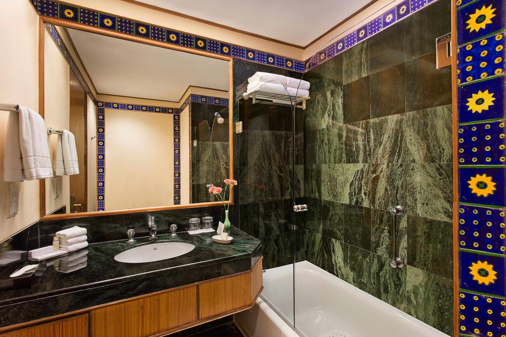 Trident Jaipur Hotel Екстериор снимка Bathroom