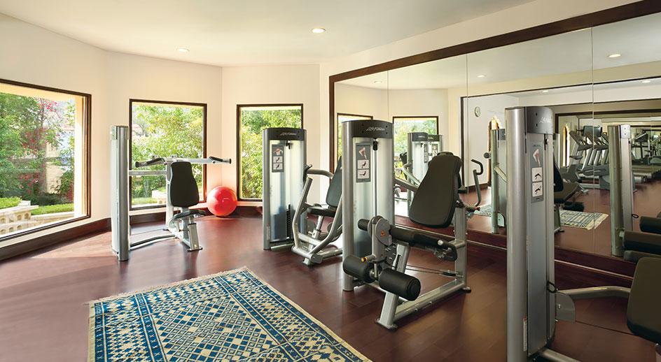 Trident Jaipur Hotel Екстериор снимка The gym at the Taj Bengal