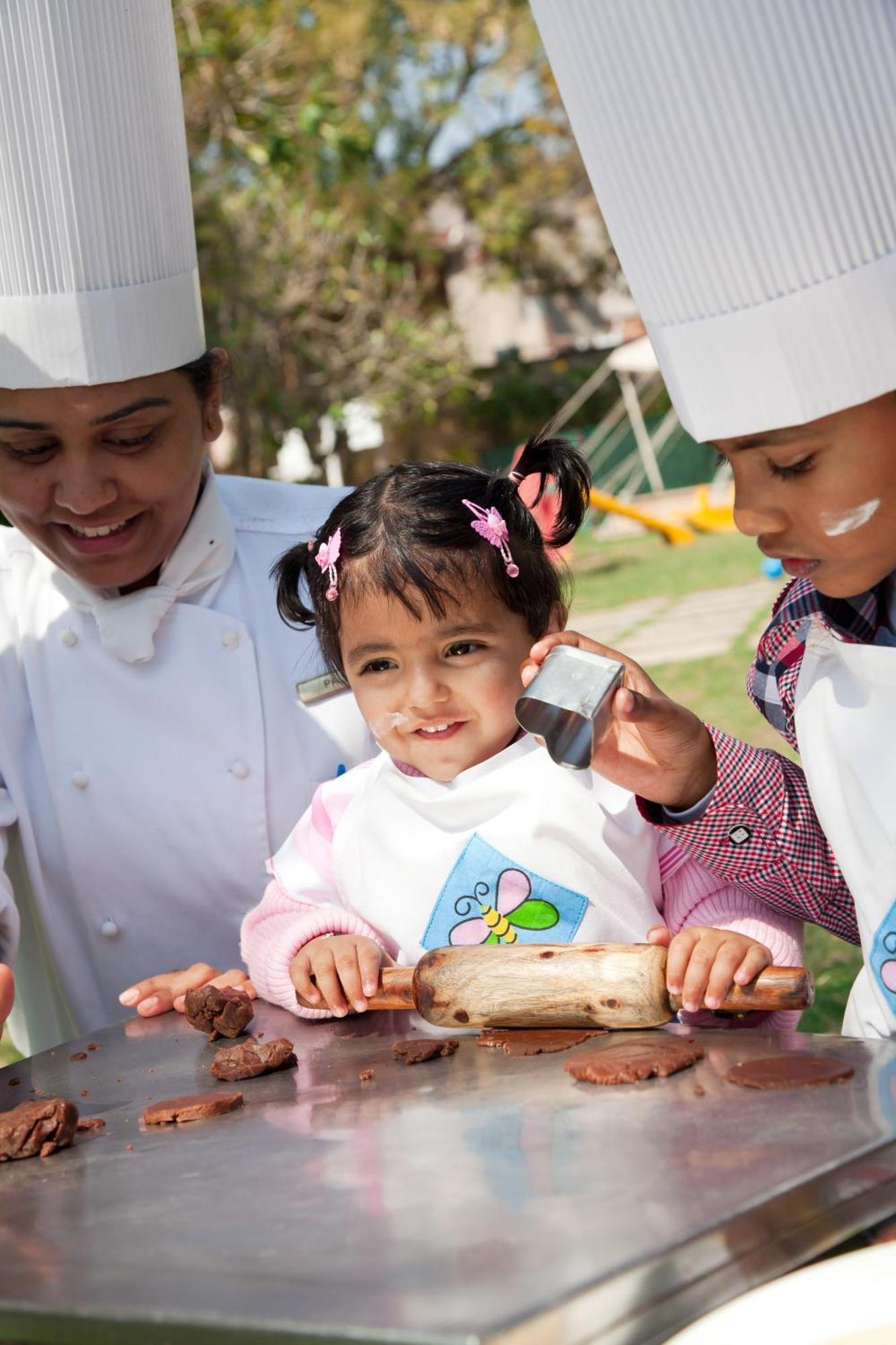 Trident Jaipur Hotel Екстериор снимка A child with a cochlear implant