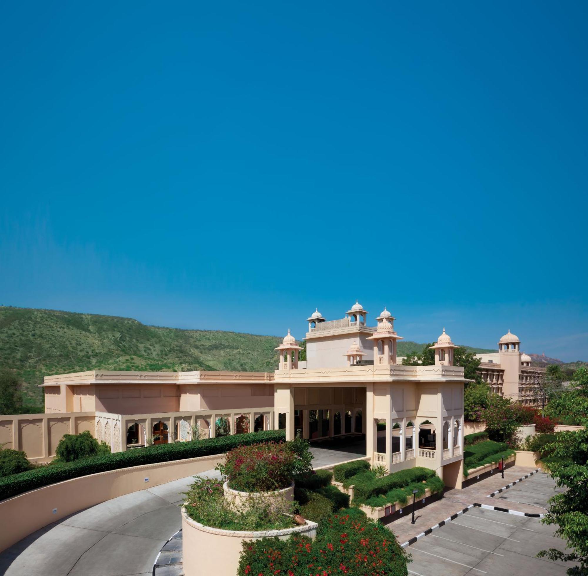 Trident Jaipur Hotel Екстериор снимка The Oberoi Udaivilas Palace