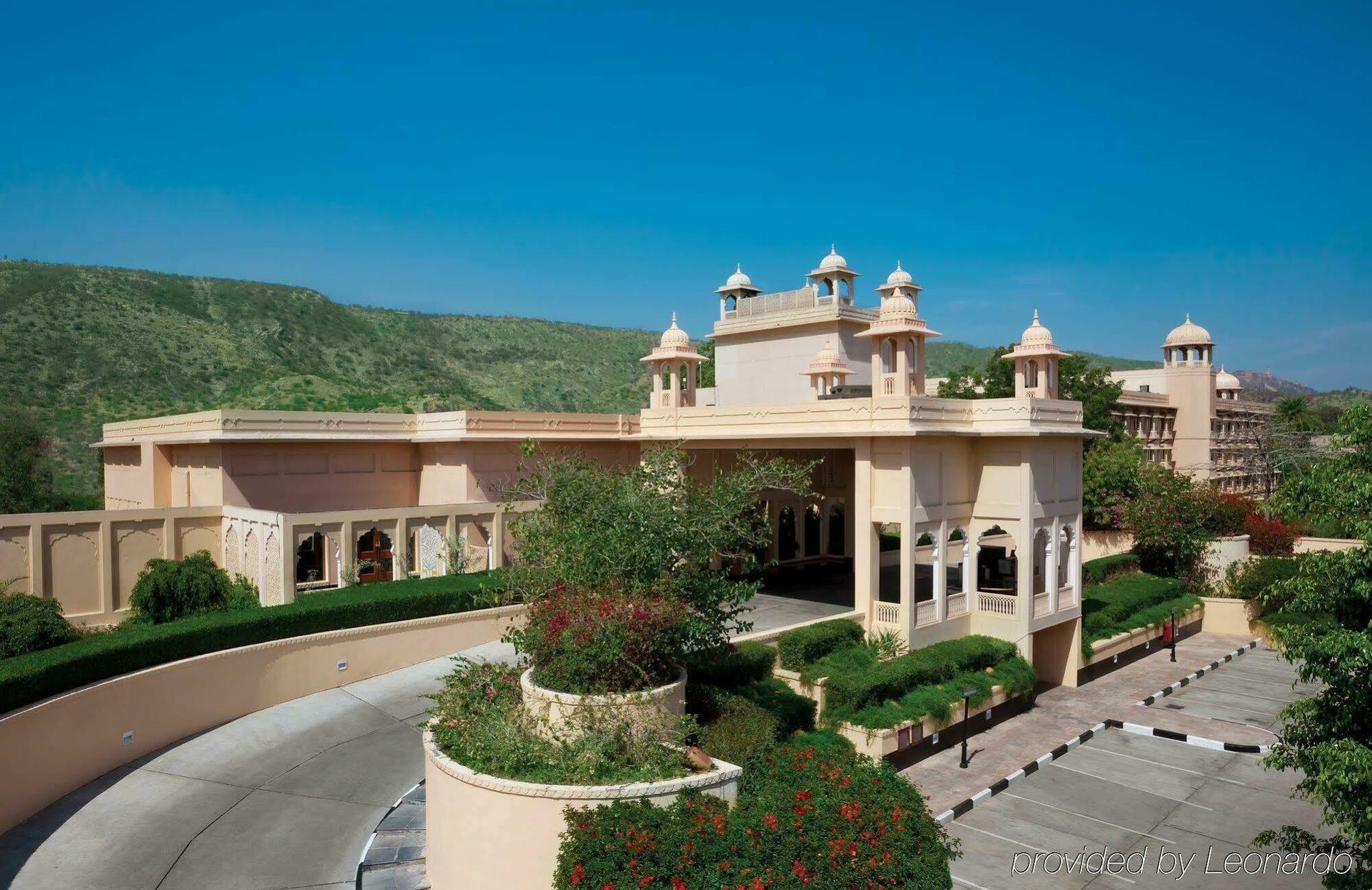 Trident Jaipur Hotel Екстериор снимка The Oberoi Udaivilas Palace