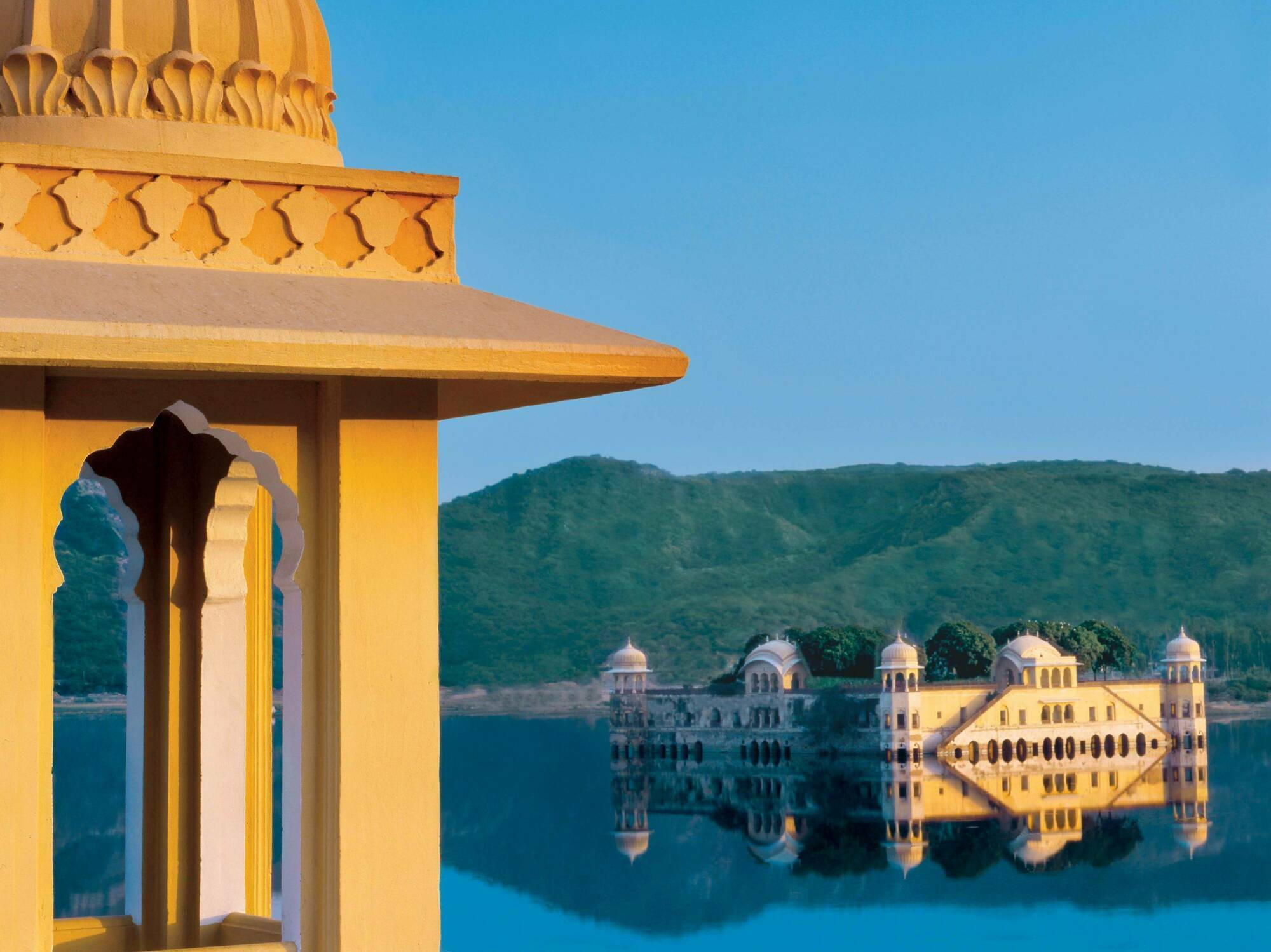 Trident Jaipur Hotel Екстериор снимка The Jal Mahal